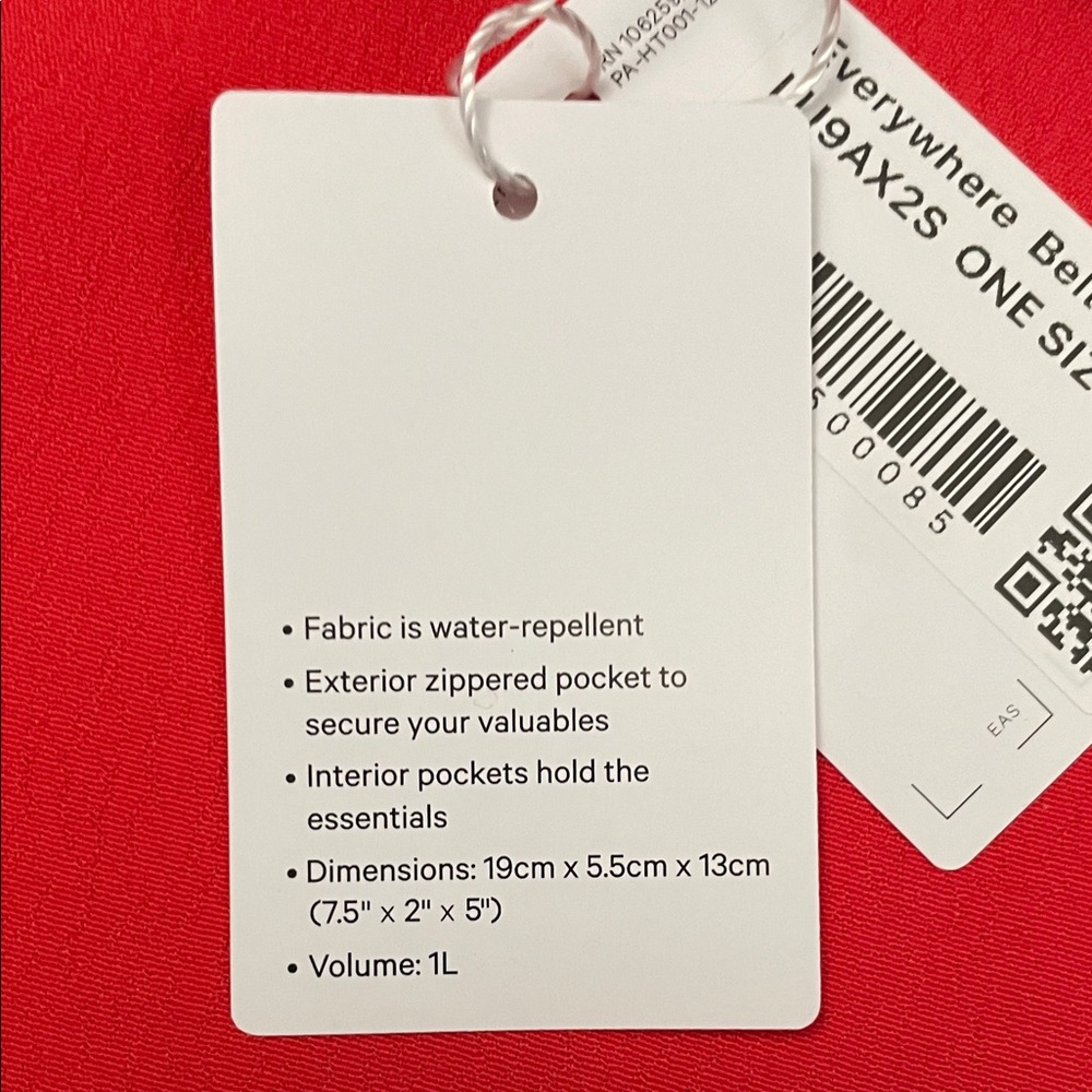 lululemon- Everywhere Belt/Crossbody Bag - Picture 6 of 8